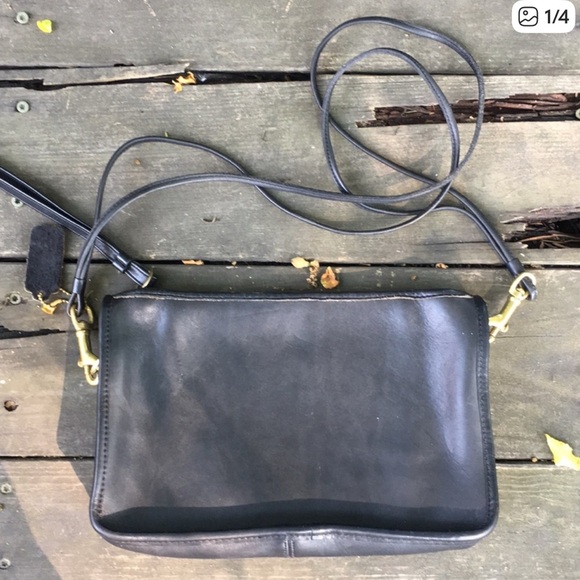 Coach Handbags - 60’s Vintage Coach Bonnie Cashin purse or clutch